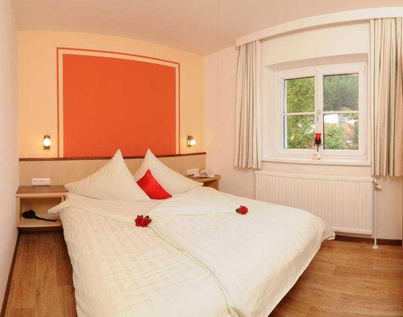 Fliana 4 Hotel