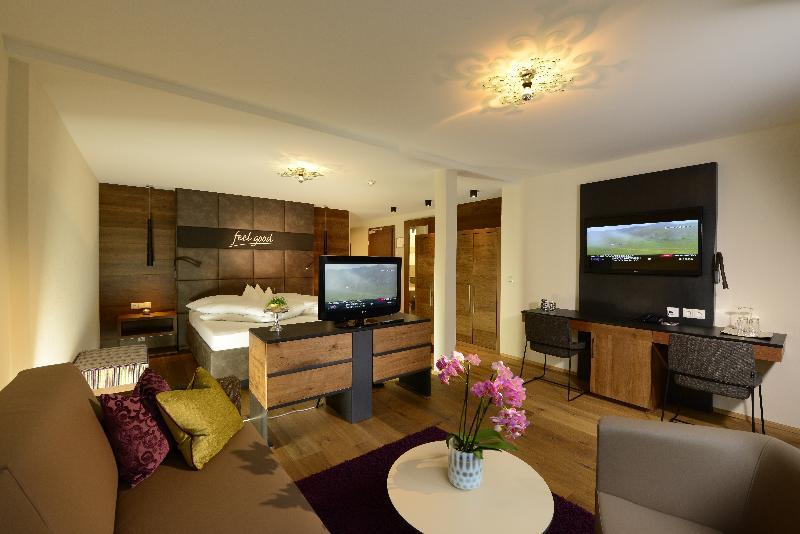 Fliana 4 Hotel 4*