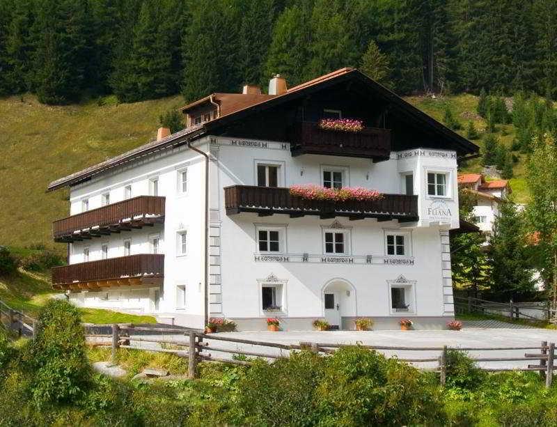 Fliana 4 Hotel 4*